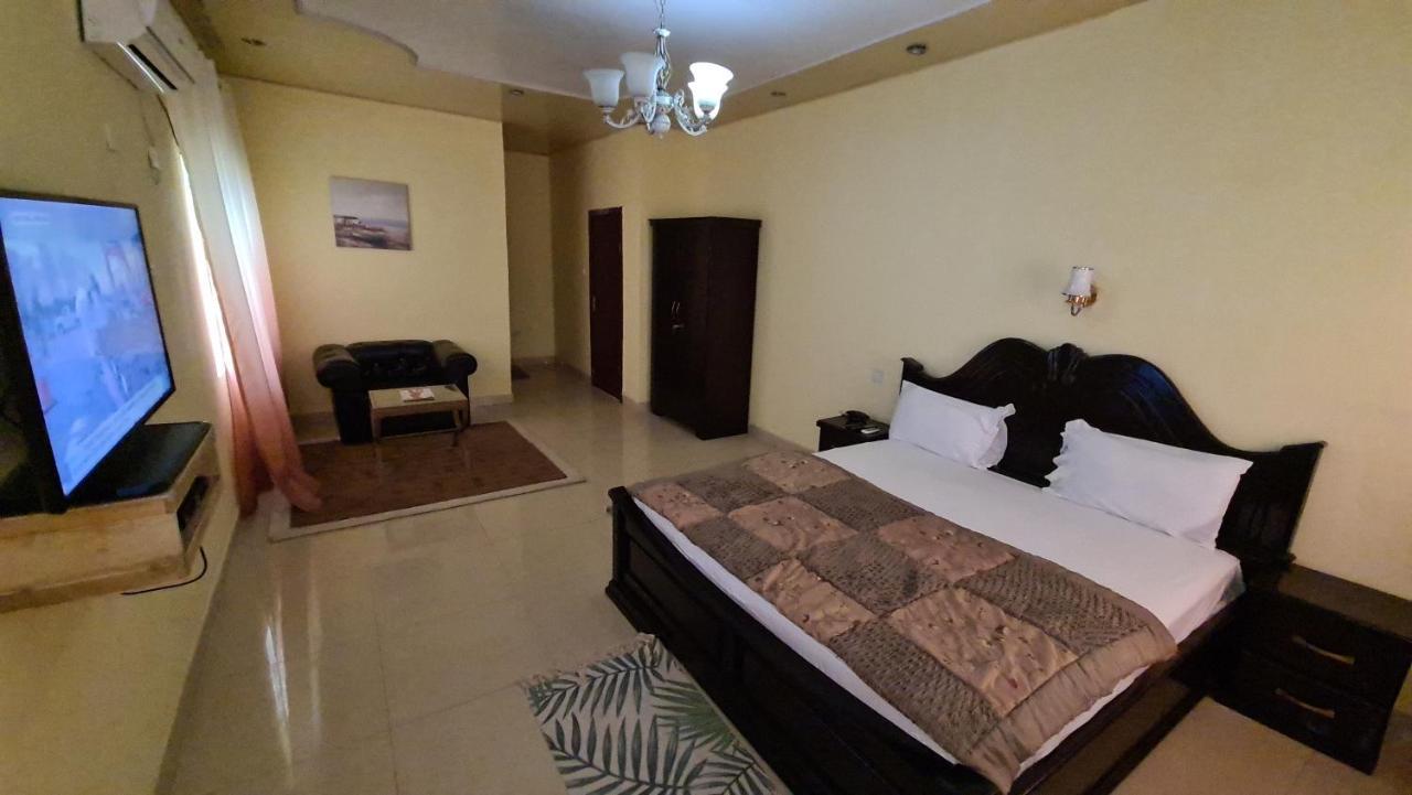 Kings Empire Hotel ฟรีทาวน์ ภายนอก รูปภาพ