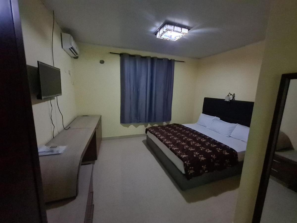 Kings Empire Hotel ฟรีทาวน์ ภายนอก รูปภาพ